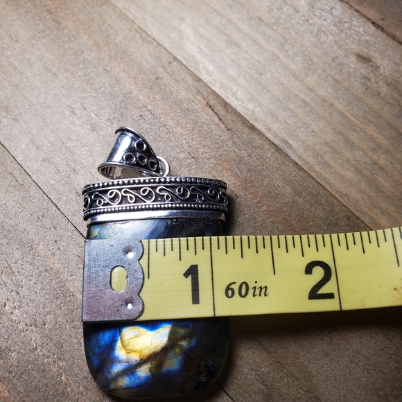 Firey labradorite slab pendant - Picture 7 of 7